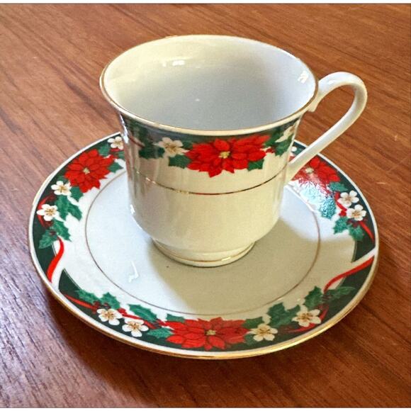 4 Tienshan Deck the Halls Cups & Saucers Christmas Holly Poinsettia - Picture 2 of 3
